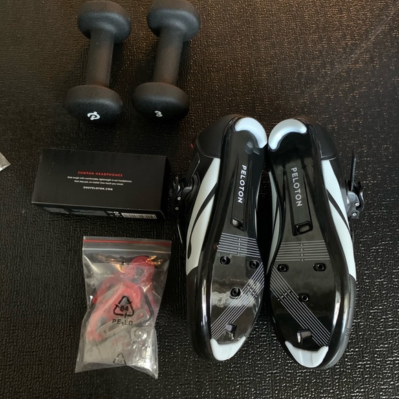 PELOTON Basic Accessories Kit Sz 8 - Picture 4 of 4